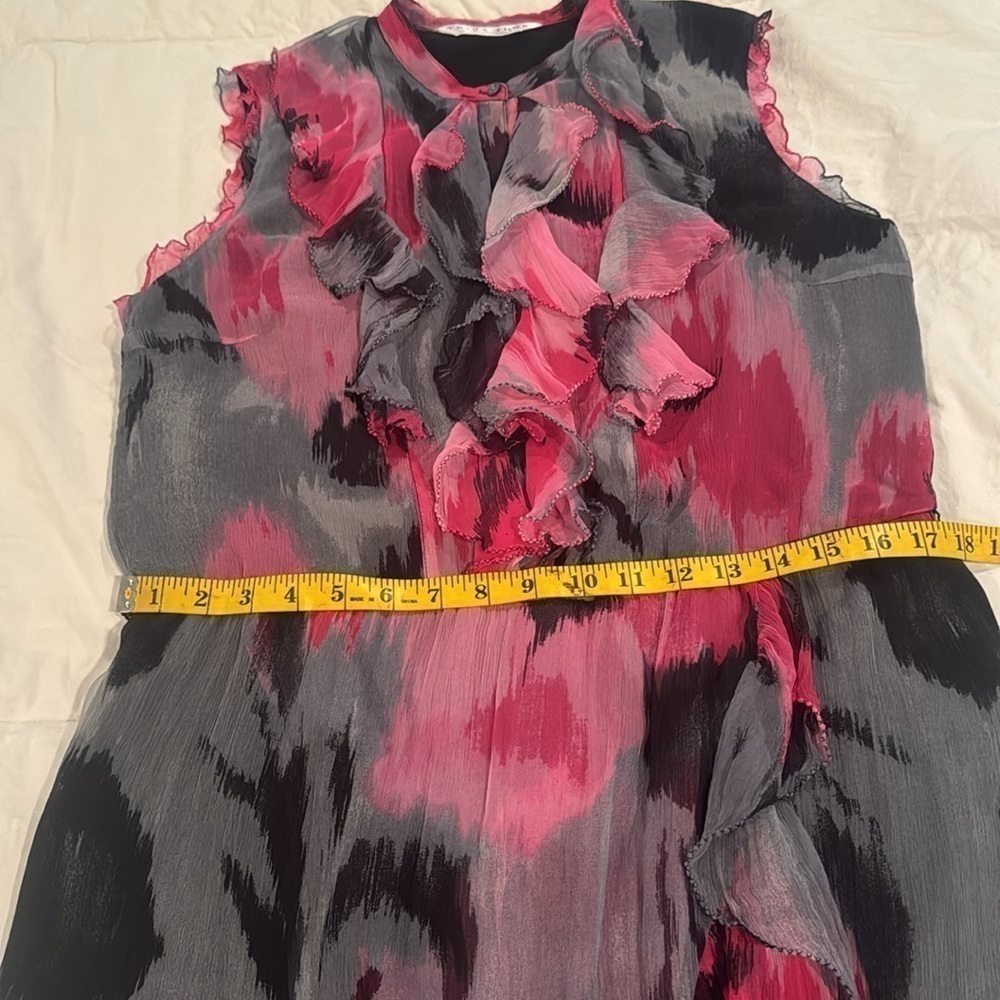 Trina Turk 100% silk dress. Lining is polyester - Picture 7 of 10